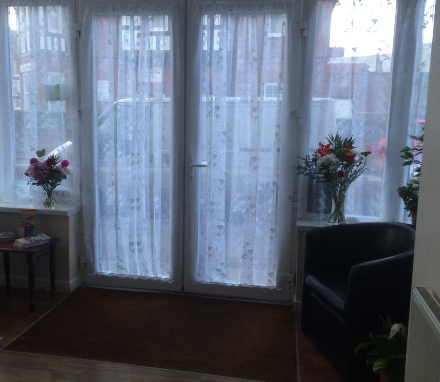 Chatley Court Guest House Bridlington Bagian luar foto