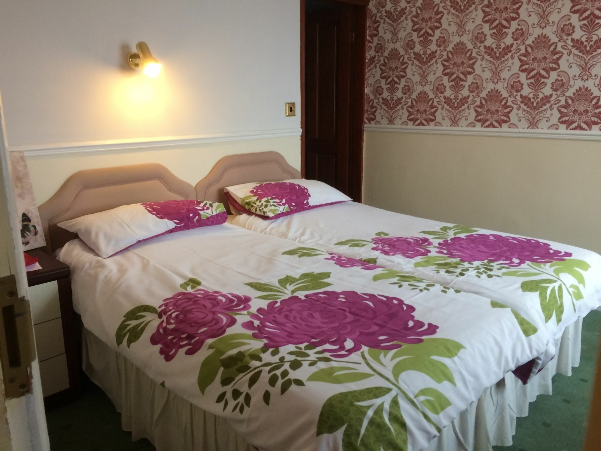 Chatley Court Guest House Bridlington Bagian luar foto