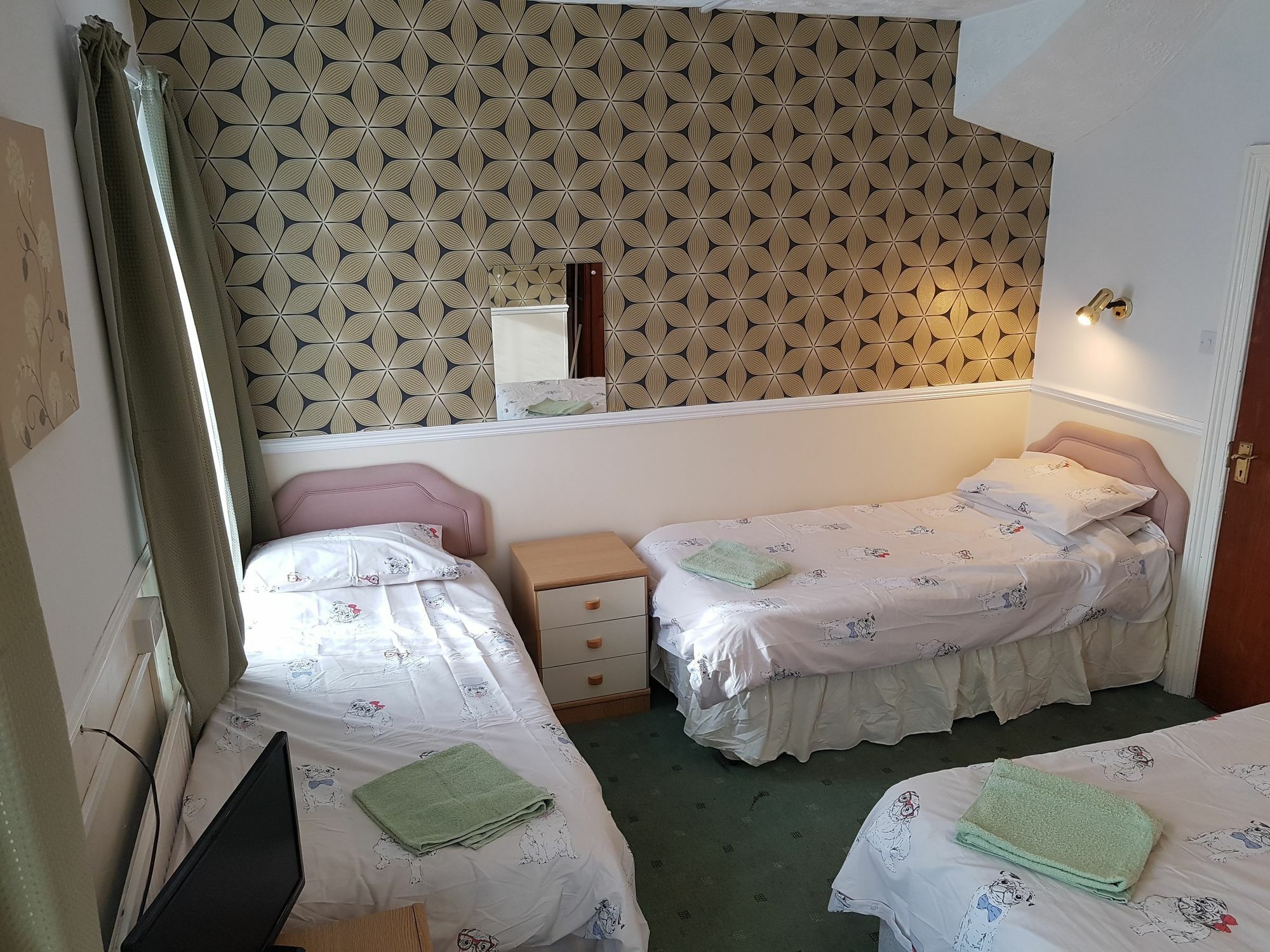 Chatley Court Guest House Bridlington Bagian luar foto