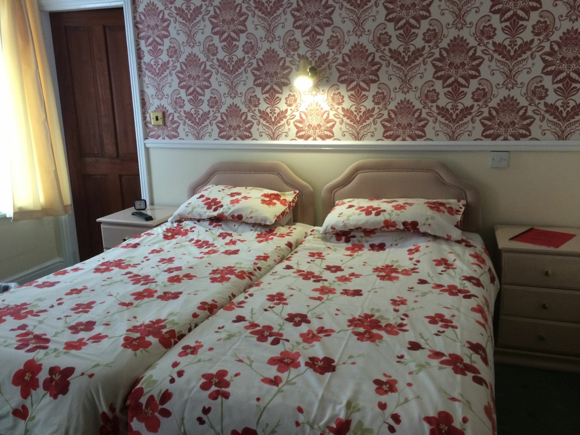 Chatley Court Guest House Bridlington Bagian luar foto